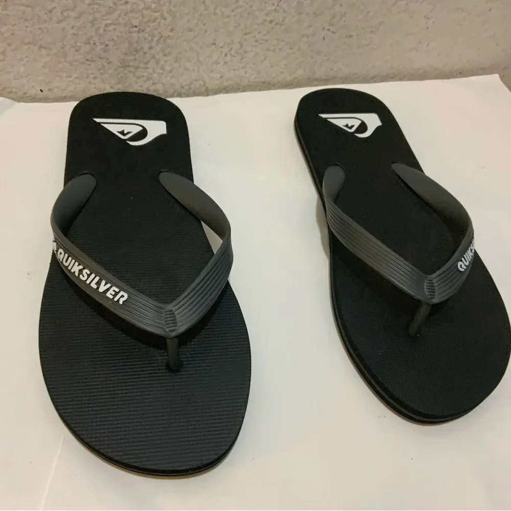 MWT Quiksilver Flipflop Men 9 Black Color